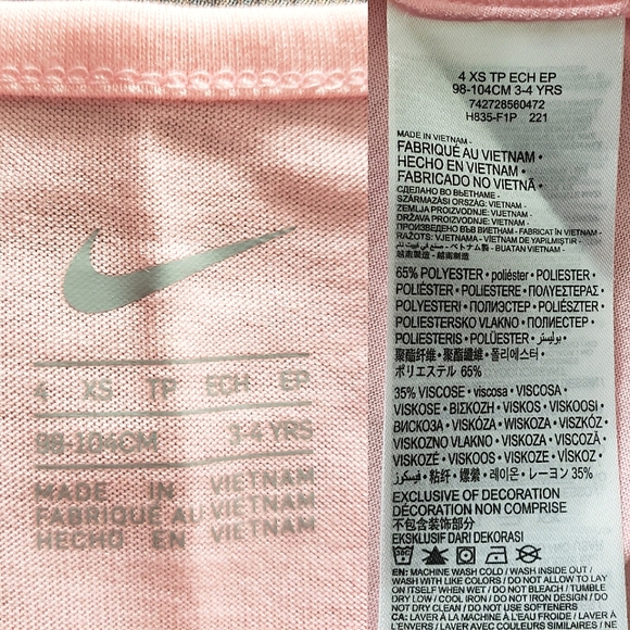 **Size 24M Only**Nike Little Girls Heart Logo Graphic Bike Short Set - Picture 9 of 13